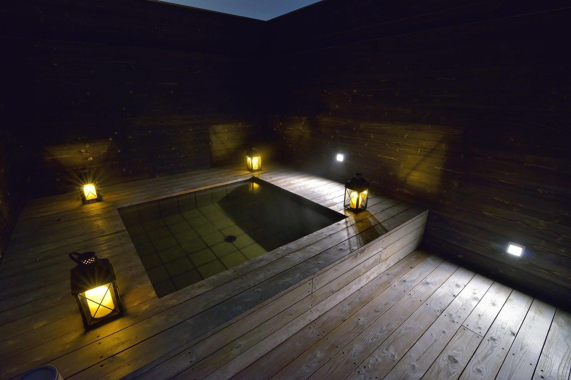 Aqua Ignis Ryokan Komono Buitenkant foto