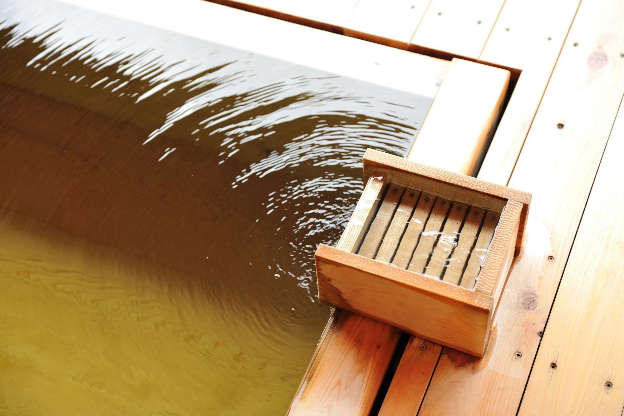 Aqua Ignis Ryokan Komono Buitenkant foto